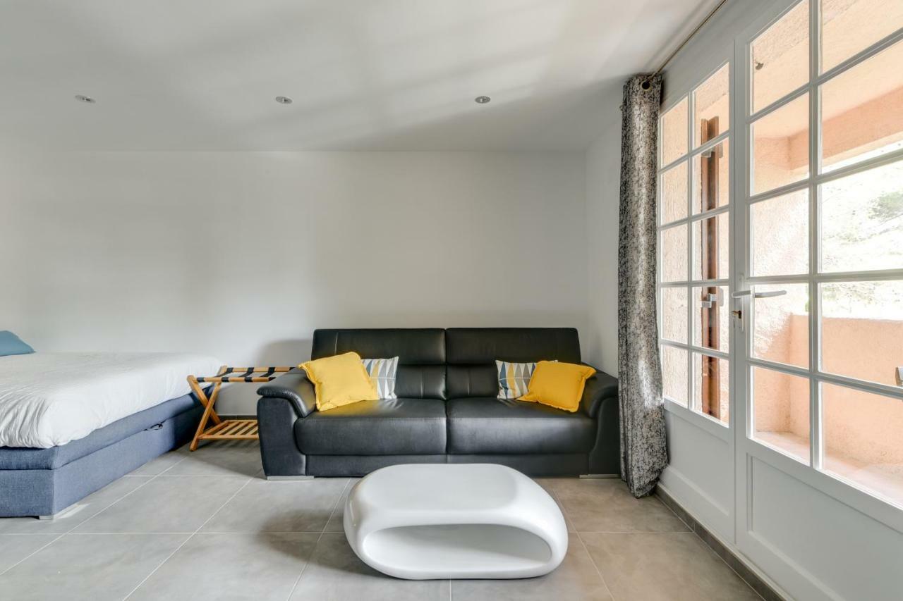 Ferienwohnung Le Hameau Des Pins Saint-Raphaël Exterior foto